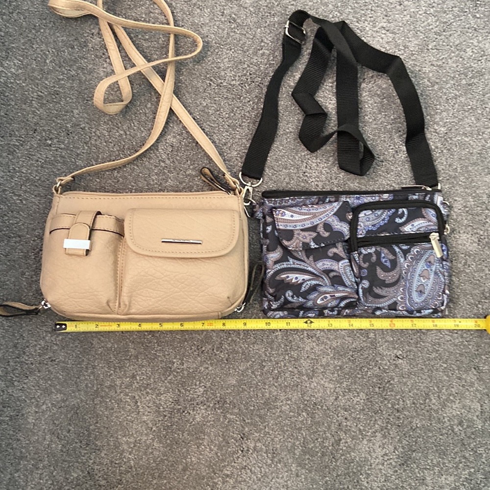 2 crossbody purses - Picture 2 of 9